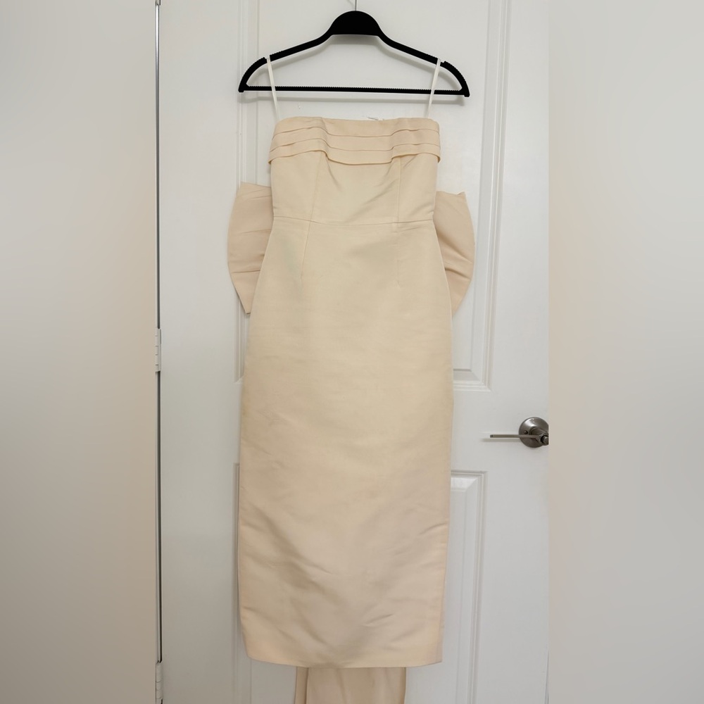 Chic Strapless Cream Dress